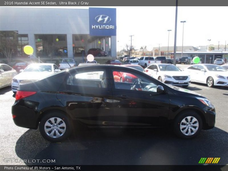 Ultra Black / Gray 2016 Hyundai Accent SE Sedan