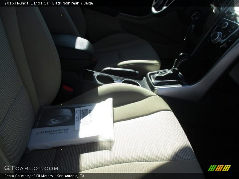 Black Noir Pearl / Beige 2016 Hyundai Elantra GT