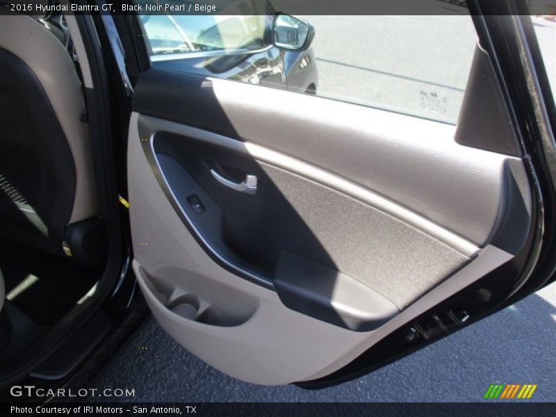 Black Noir Pearl / Beige 2016 Hyundai Elantra GT