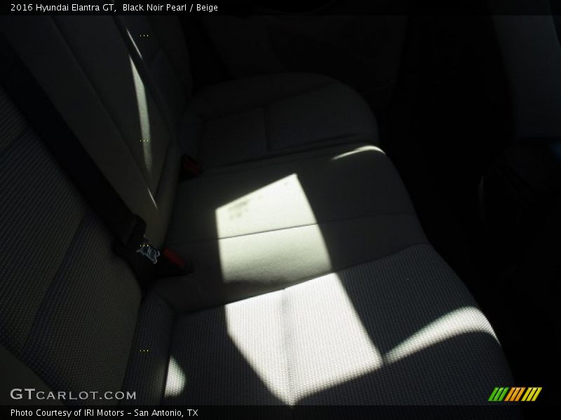 Black Noir Pearl / Beige 2016 Hyundai Elantra GT