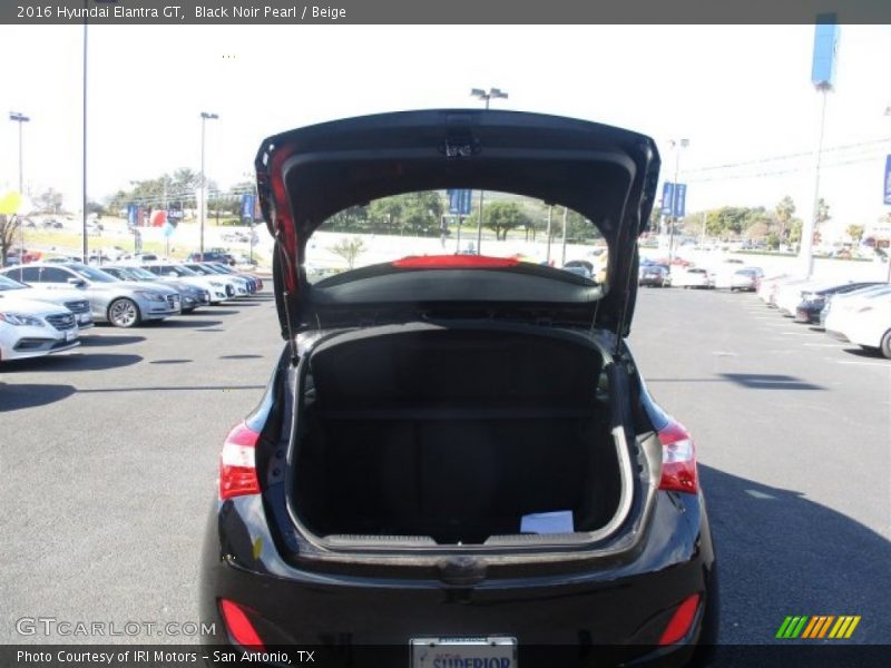 Black Noir Pearl / Beige 2016 Hyundai Elantra GT