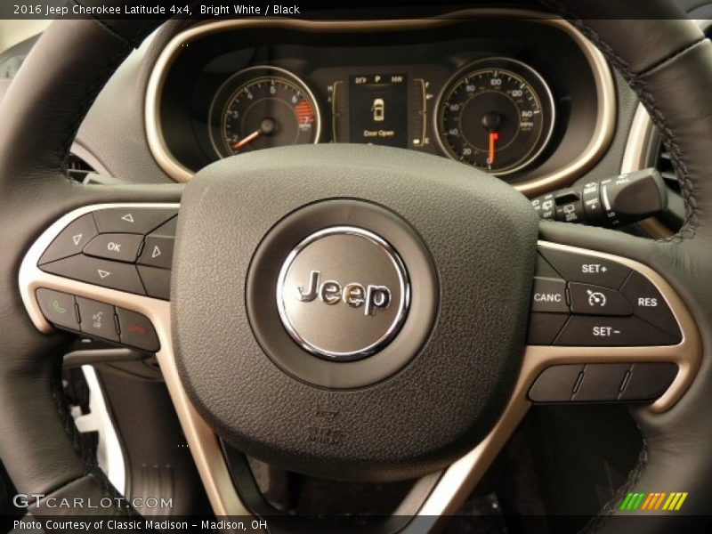 Bright White / Black 2016 Jeep Cherokee Latitude 4x4