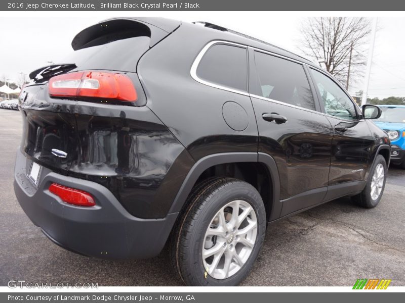 Brilliant Black Crystal Pearl / Black 2016 Jeep Cherokee Latitude