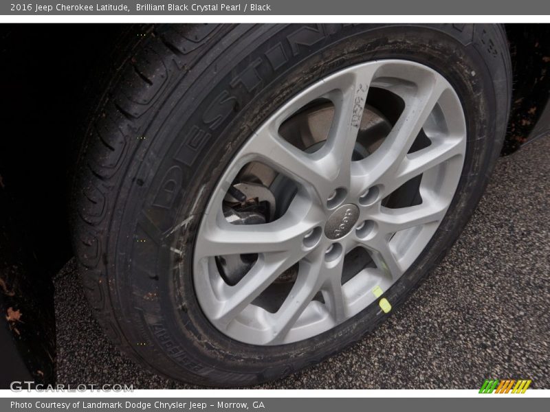Brilliant Black Crystal Pearl / Black 2016 Jeep Cherokee Latitude