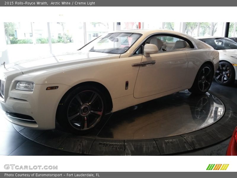Front 3/4 View of 2015 Wraith 