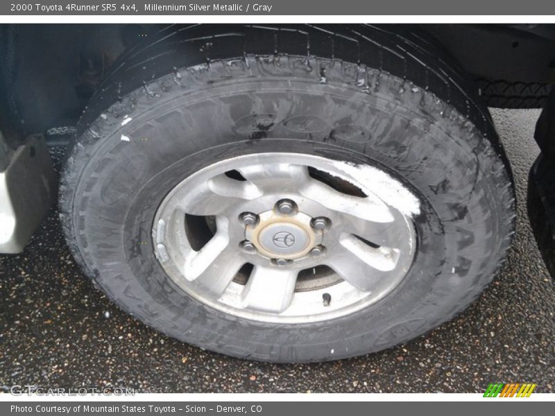 Millennium Silver Metallic / Gray 2000 Toyota 4Runner SR5 4x4