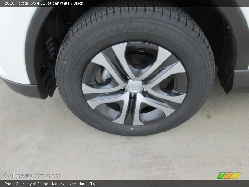 Super White / Black 2016 Toyota RAV4 LE