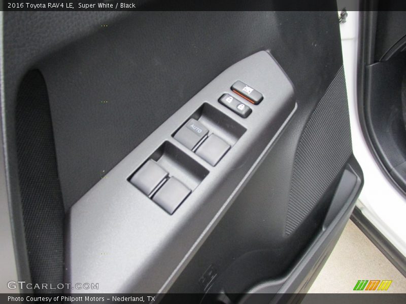 Super White / Black 2016 Toyota RAV4 LE