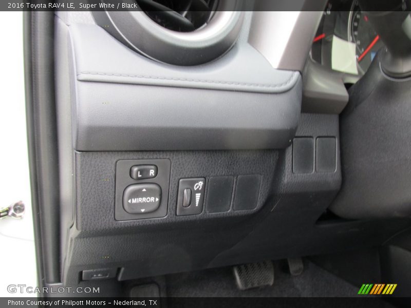 Super White / Black 2016 Toyota RAV4 LE