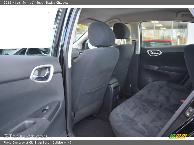 Super Black / Charcoal 2013 Nissan Sentra S