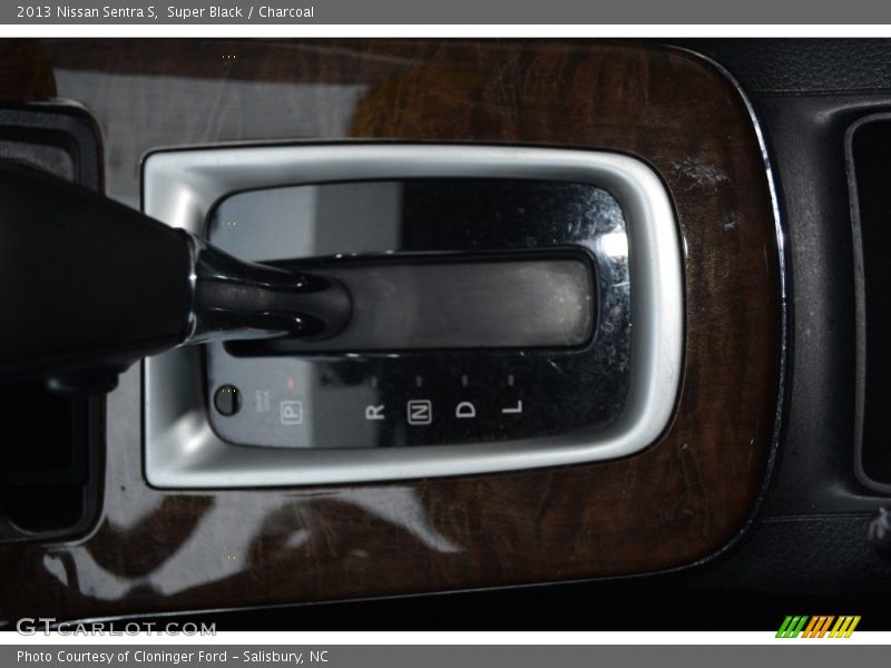 Super Black / Charcoal 2013 Nissan Sentra S