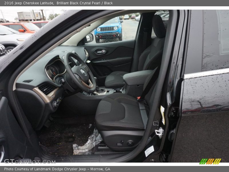 Brilliant Black Crystal Pearl / Black 2016 Jeep Cherokee Latitude