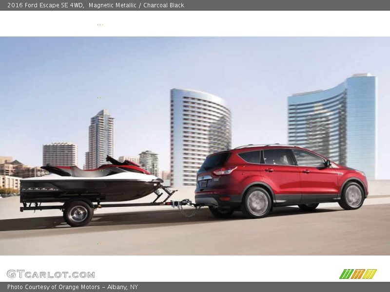 Magnetic Metallic / Charcoal Black 2016 Ford Escape SE 4WD
