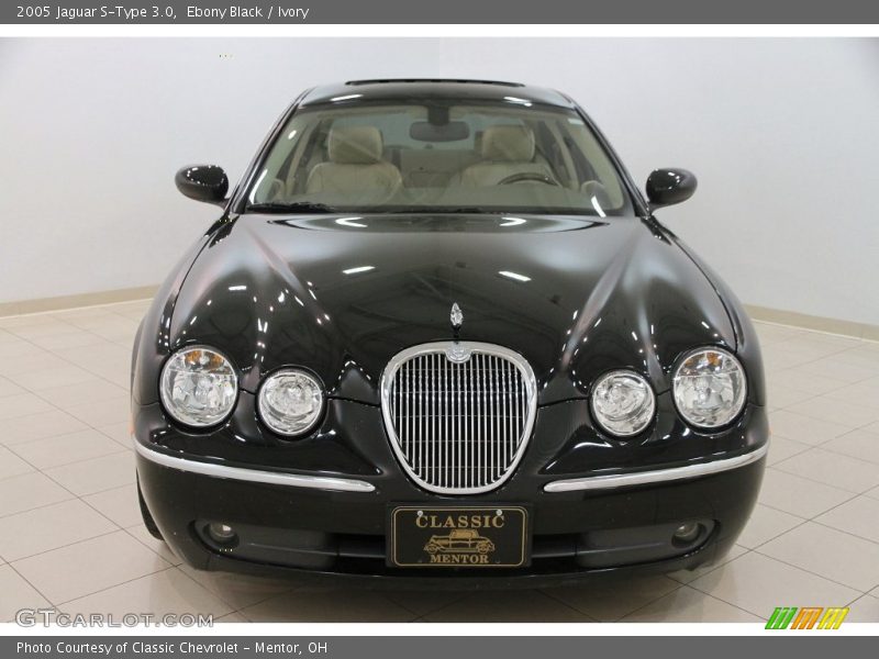 Ebony Black / Ivory 2005 Jaguar S-Type 3.0