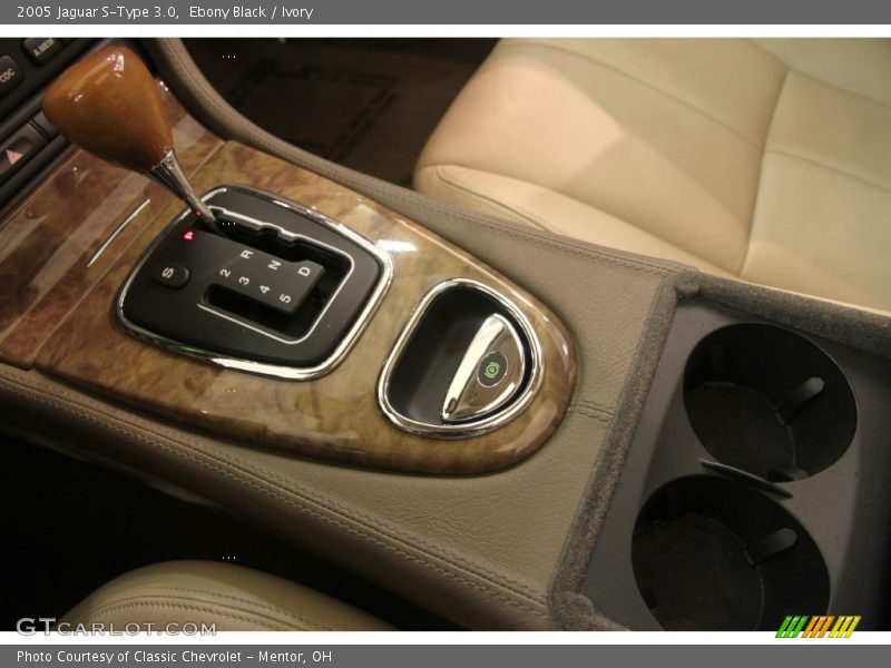 Ebony Black / Ivory 2005 Jaguar S-Type 3.0