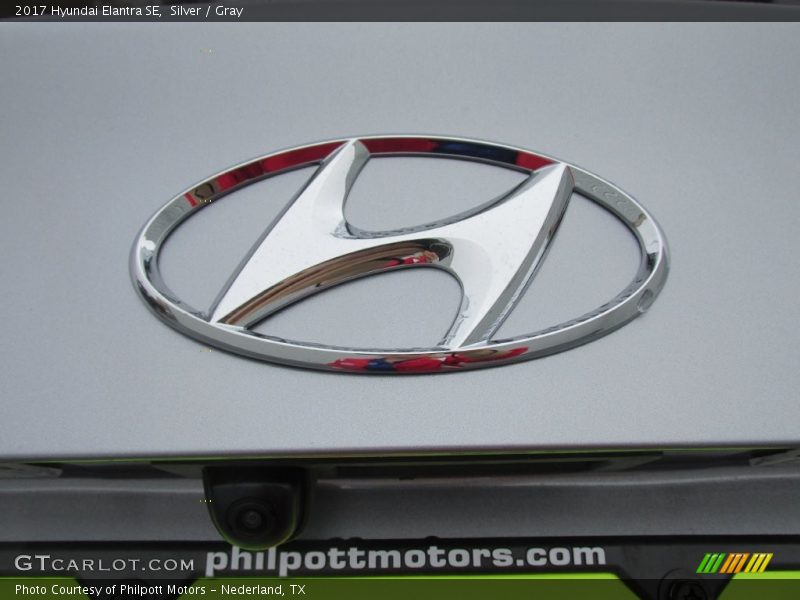 Silver / Gray 2017 Hyundai Elantra SE