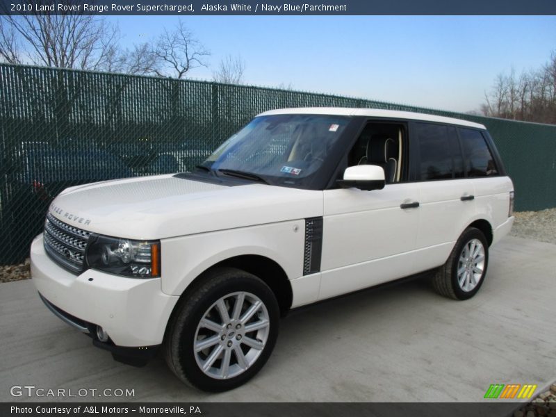 Alaska White / Navy Blue/Parchment 2010 Land Rover Range Rover Supercharged