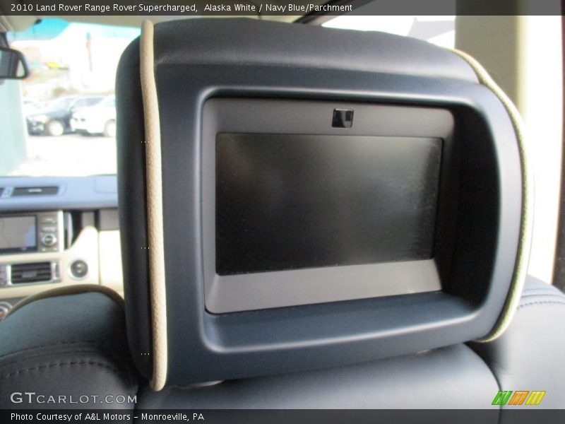 Alaska White / Navy Blue/Parchment 2010 Land Rover Range Rover Supercharged