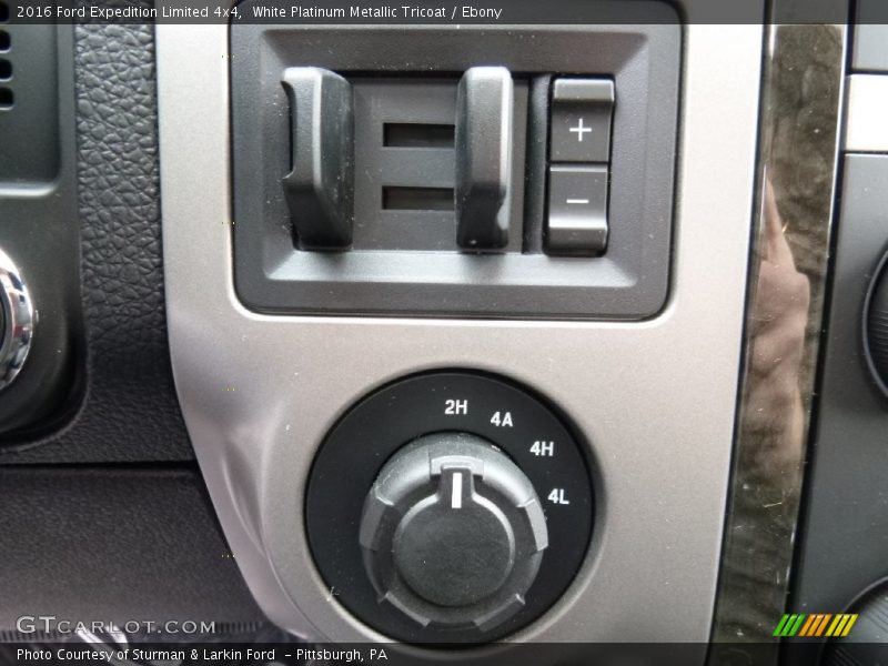 White Platinum Metallic Tricoat / Ebony 2016 Ford Expedition Limited 4x4