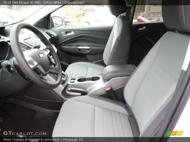 Oxford White / Charcoal Black 2016 Ford Escape SE 4WD