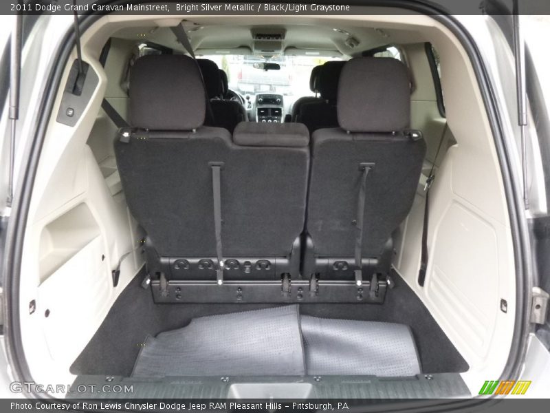 Bright Silver Metallic / Black/Light Graystone 2011 Dodge Grand Caravan Mainstreet