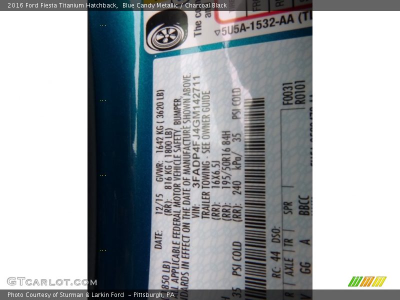 Blue Candy Metallic / Charcoal Black 2016 Ford Fiesta Titanium Hatchback