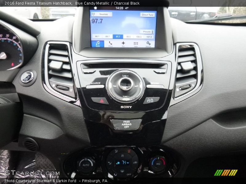 Blue Candy Metallic / Charcoal Black 2016 Ford Fiesta Titanium Hatchback