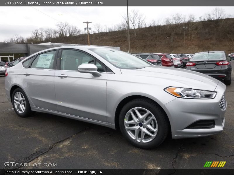 Ingot Silver Metallic / Charcoal Black 2016 Ford Fusion SE