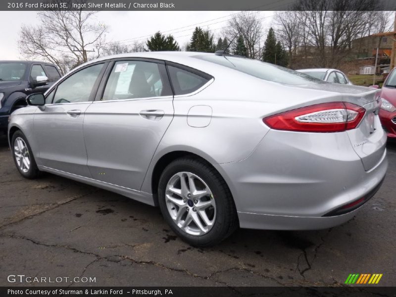 Ingot Silver Metallic / Charcoal Black 2016 Ford Fusion SE