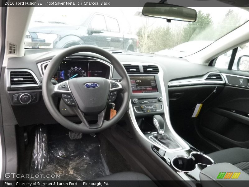 Ingot Silver Metallic / Charcoal Black 2016 Ford Fusion SE
