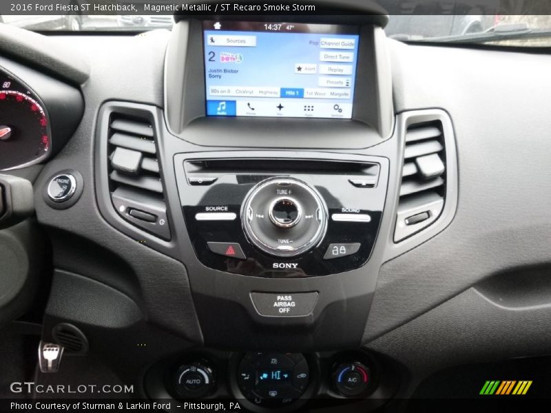 Magnetic Metallic / ST Recaro Smoke Storm 2016 Ford Fiesta ST Hatchback