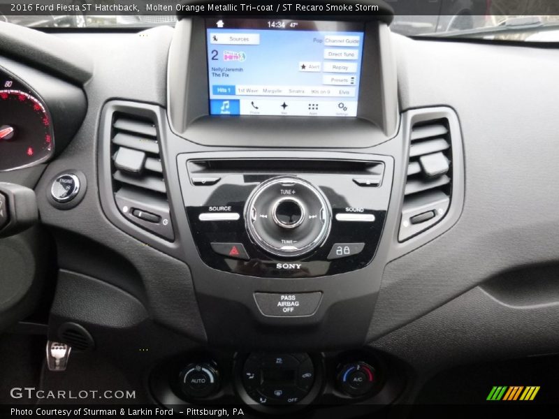 Molten Orange Metallic Tri-coat / ST Recaro Smoke Storm 2016 Ford Fiesta ST Hatchback
