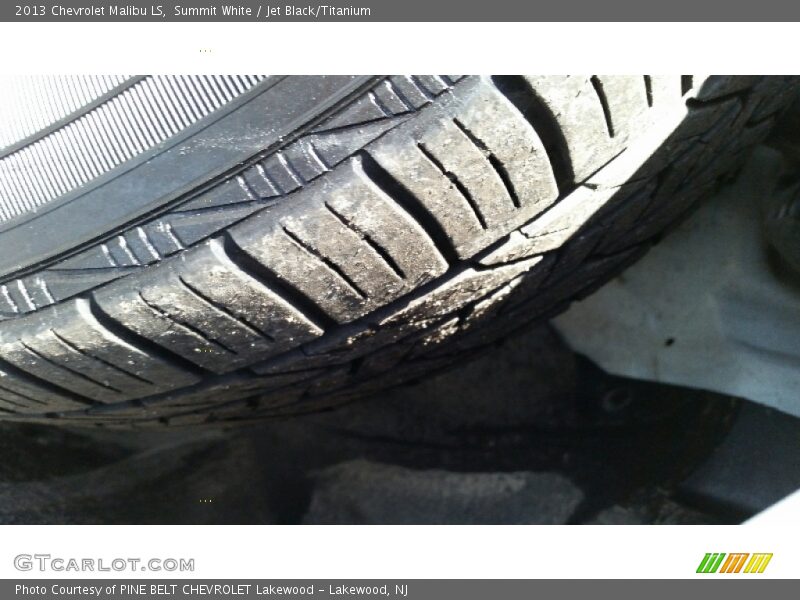 Summit White / Jet Black/Titanium 2013 Chevrolet Malibu LS