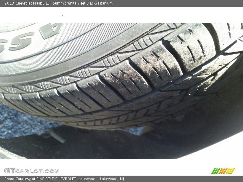 Summit White / Jet Black/Titanium 2013 Chevrolet Malibu LS