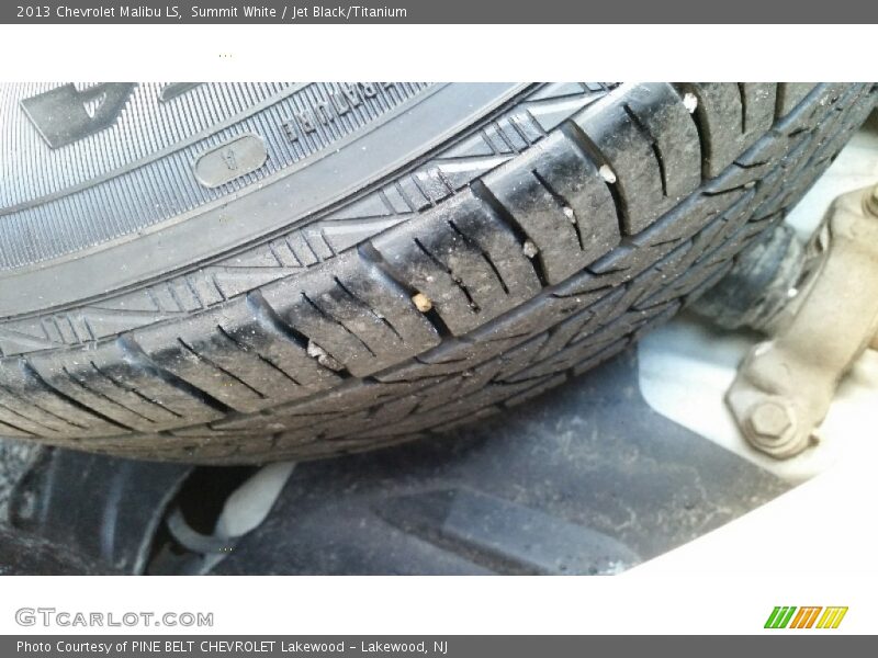 Summit White / Jet Black/Titanium 2013 Chevrolet Malibu LS
