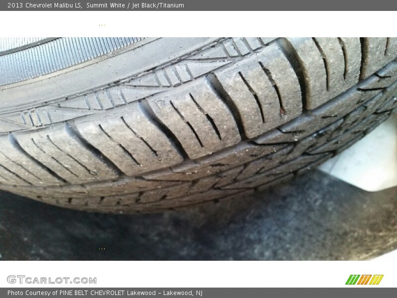 Summit White / Jet Black/Titanium 2013 Chevrolet Malibu LS