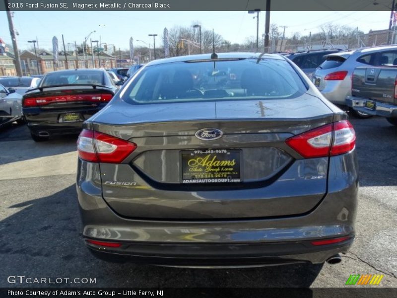 Magnetic Metallic / Charcoal Black 2016 Ford Fusion SE