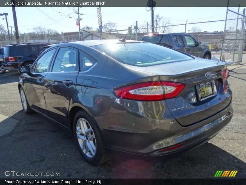 Magnetic Metallic / Charcoal Black 2016 Ford Fusion SE