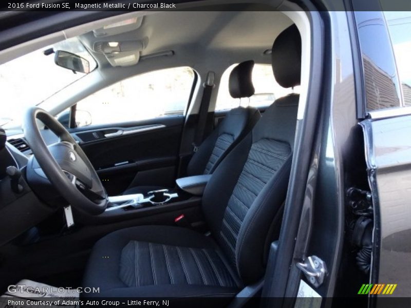 Magnetic Metallic / Charcoal Black 2016 Ford Fusion SE