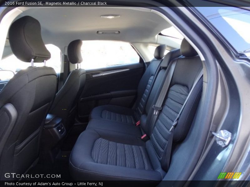 Magnetic Metallic / Charcoal Black 2016 Ford Fusion SE