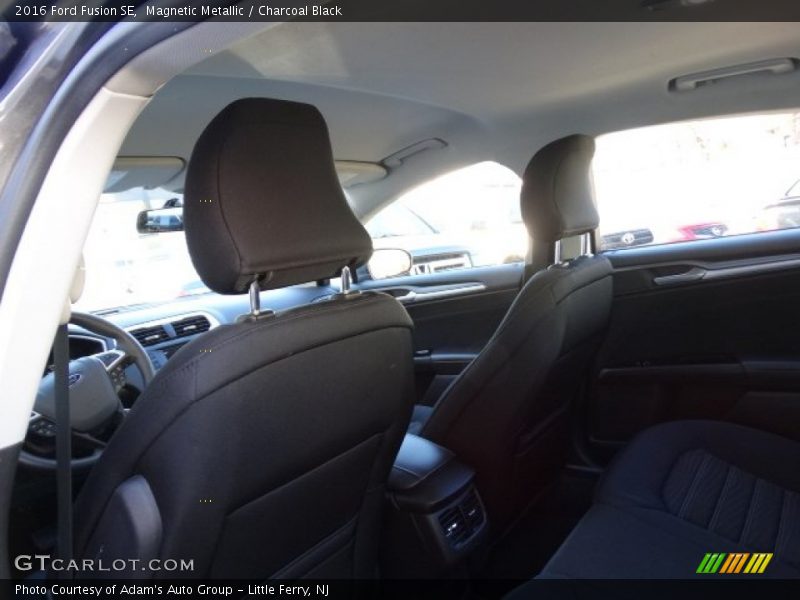 Magnetic Metallic / Charcoal Black 2016 Ford Fusion SE