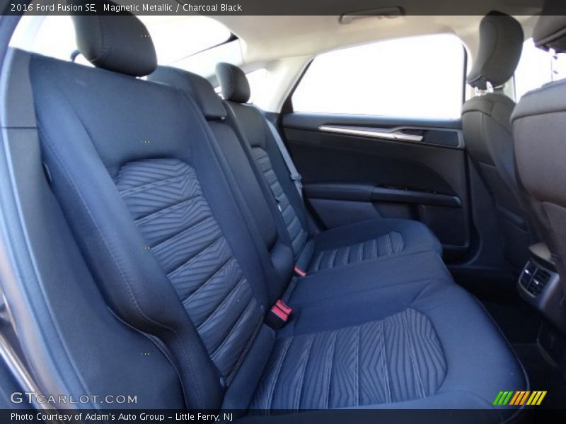 Magnetic Metallic / Charcoal Black 2016 Ford Fusion SE