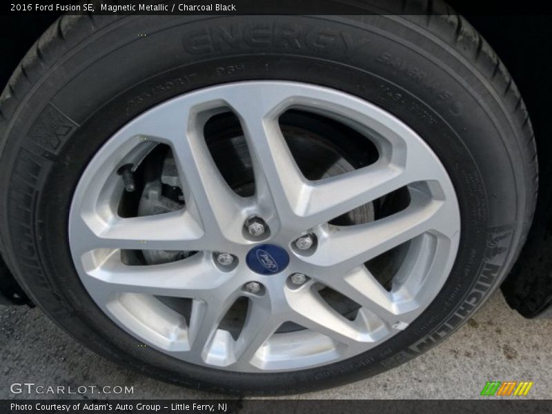 Magnetic Metallic / Charcoal Black 2016 Ford Fusion SE