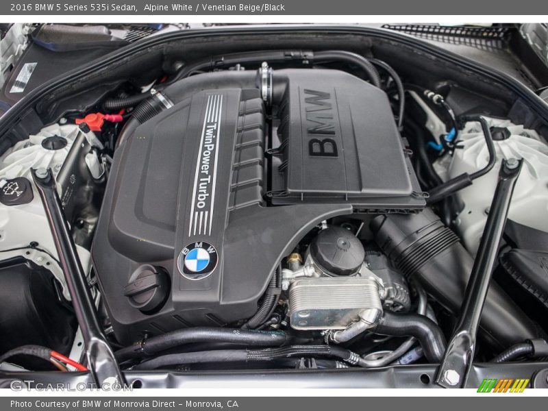 Alpine White / Venetian Beige/Black 2016 BMW 5 Series 535i Sedan