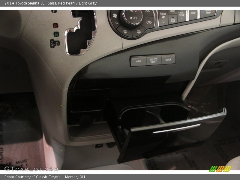 Salsa Red Pearl / Light Gray 2014 Toyota Sienna LE