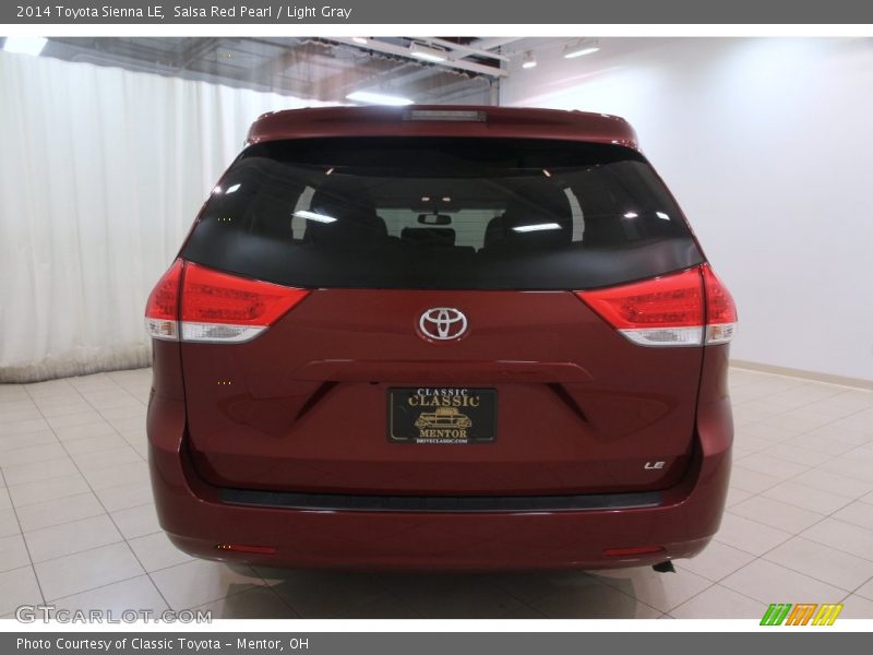 Salsa Red Pearl / Light Gray 2014 Toyota Sienna LE