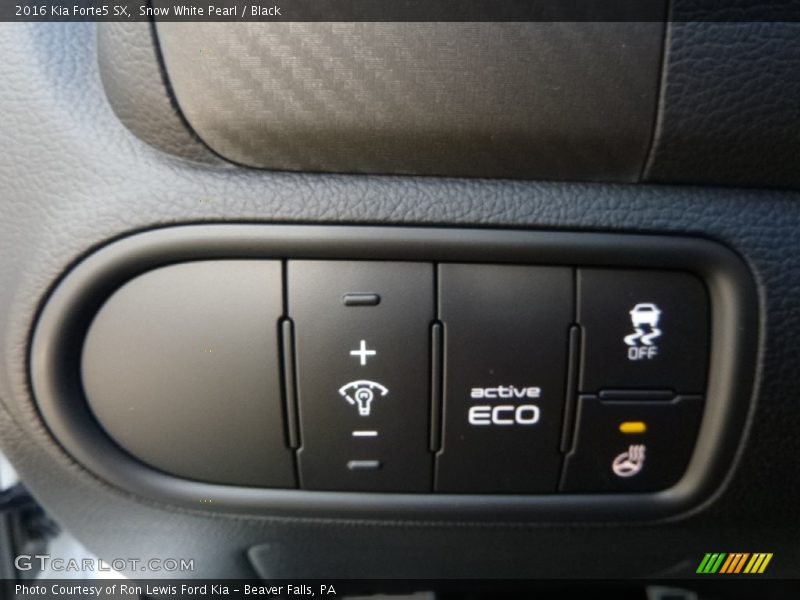 Snow White Pearl / Black 2016 Kia Forte5 SX