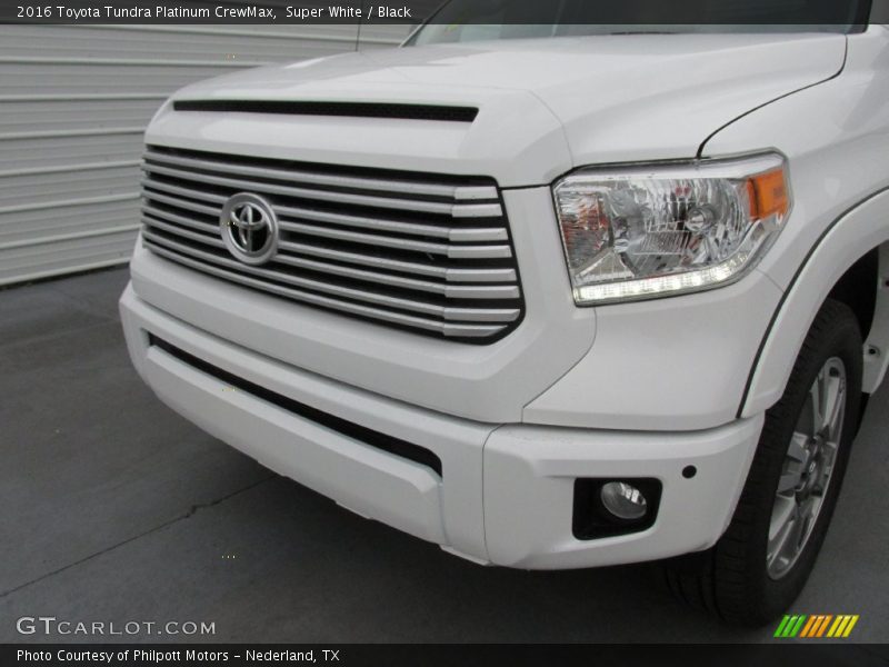 Super White / Black 2016 Toyota Tundra Platinum CrewMax