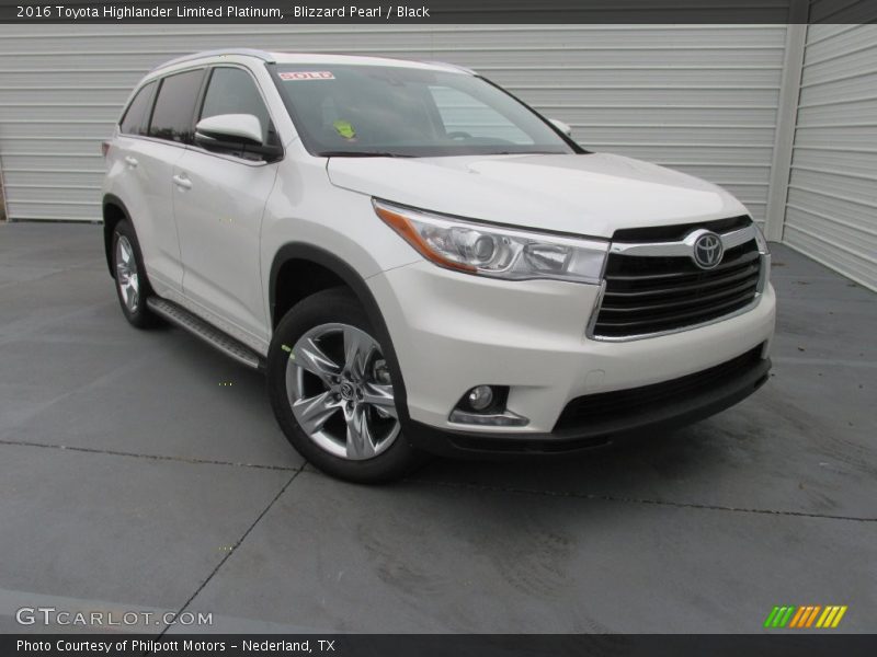 Front 3/4 View of 2016 Highlander Limited Platinum