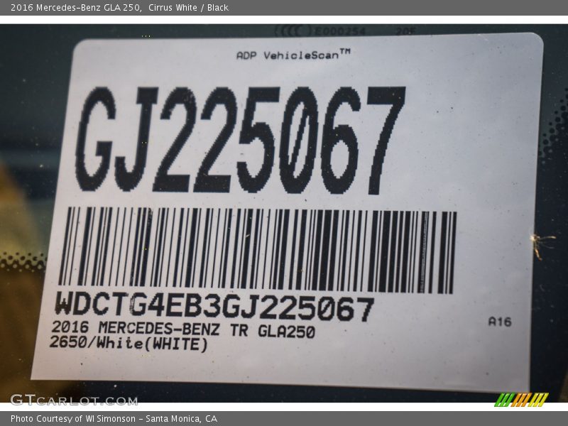 Cirrus White / Black 2016 Mercedes-Benz GLA 250